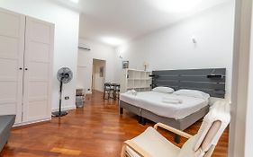 Via Atri 25